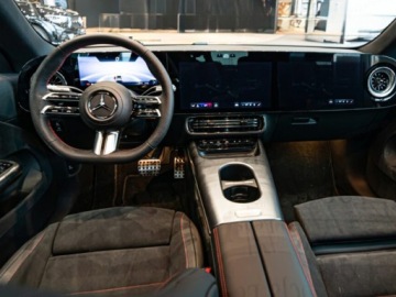 Mercedes CLA C118/X118 2025 MERCEDES-BENZ CLA 200 AMG Line Sedan 1.5 (163KM) 2025, zdjęcie 6