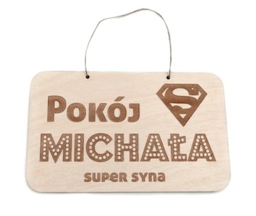 деревянная табличка на дверь с названием «Комната Миленки»