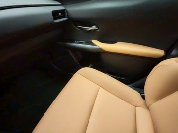 Lexus UX Crossover Facelifting 2.0 300h 199KM 2025 Od ręki - 300h F Sport 2.0 Hybrid Dynamic Force 199KM | Podgrzewane fotele!, zdjęcie 11