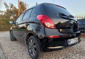 Hyundai i20 I Hatchback 5d Facelifting 1.4 CVVT 100KM 2014 Hyundai i20 2014 1.4 Benzyna 100KM Automatyczna skrzynia biegów, zdjęcie 5