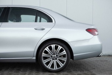 Mercedes Klasa E W213 Limuzyna Facelifting 2.0 E220d 194KM 2021 Mercedes-Benz Klasa E E 300 de Exclusive Salon Polska Autotrade Mercede, zdjęcie 13