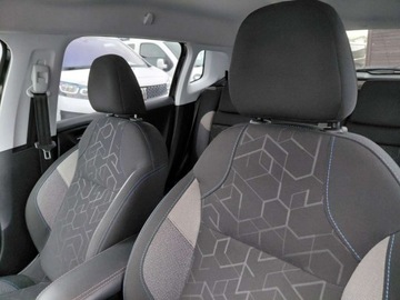 Peugeot 2008 I SUV Facelifting 1.2 PureTech 82KM 2018 Peugeot 2008 Tablet Kamera Klimatyzacja Sensor PDC 1.2 Benzyna 82KM, zdjęcie 12