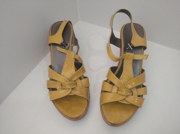 Buty żółte na koturnie Lasocki 38