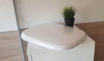 Сиденье для унитаза с плавным закрыванием для Koło Style L20112000