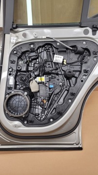 DVEŘE PRAVÉ ZADNÍ PRAVÝ KOMPLETNÍ VOLVO XC40 IDEALNI BARVA 727