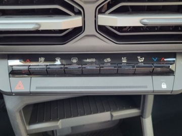 Dacia Bigster 1.2 mild hybrid 140 140KM 2025 Od ręki - Journey 1.2 TCe 140KM / Dach panoramiczny, Pakiet Parking, zdjęcie 9