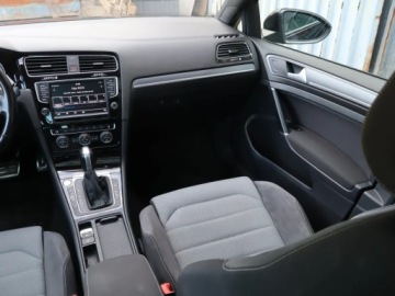 Volkswagen Golf VII Variant 2.0 TDI CR DPF BlueMotion Technology 150KM 2016 VW Golf 2.0 TDI, Automat, Navi, Xenon, Bi-Xenon, zdjęcie 7