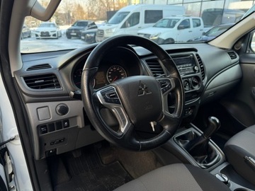 Mitsubishi L200 V Club Cab 2.4 154KM 2019 Mitsubishi L200 2.4 d DC Invite EU6 / Wyciągarka /, zdjęcie 7