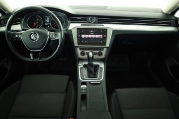 Volkswagen Passat B8 Variant 2.0 TDI BlueMotion SCR 150KM 2017 VW Passat 2.0 TDI, Automat, Navi, Klima, zdjęcie 9