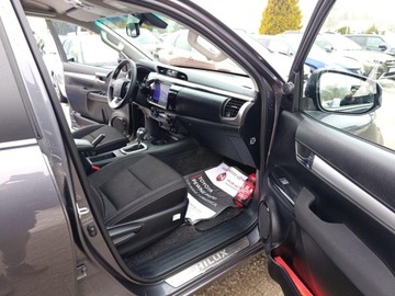 Toyota Hilux VIII Podwójna kabina Facelifting 2.8 D-4D 204KM 2024 Toyota Hilux 2.8 D-4D mHEV Double Cab Executive 4x, zdjęcie 28