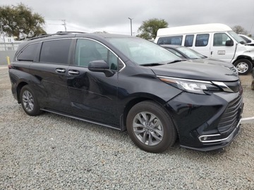 Toyota Sienna III 2022 Toyota Sienna XLE 2022 2.5l 2.5 Hybryda 245KM, zdjęcie 4
