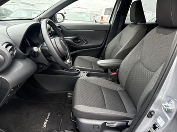 Toyota Yaris IV Hatchback 1.5 Hybrid Dynamic Force 116KM 2024 Toyota Yaris Cross Hybrid 1.5 Style Hybrid 1.5 Sty, zdjęcie 14