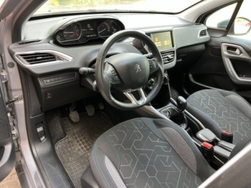 Peugeot 2008 I SUV Facelifting 1.2 PureTech 82KM 2018 Peugeot 2008 1.2 benzyna 82 KM zarejestrowany w PL zadbany mozliwa zam, zdjęcie 7