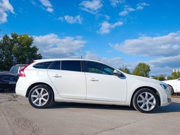 Volvo V60 II  2018 VOLVO V60 Facelifting 2.0 T3 DRIVE-E 152KM, Manual, 2x Klucz, zdjęcie 9