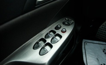 Honda Civic VIII Hatchback 3d 1.8 i-VTEC 140KM 2011 Honda Civic 1.8 i-VTEC 140KM benzyna niski przebieg PDC Climatronic welur, zdjęcie 21