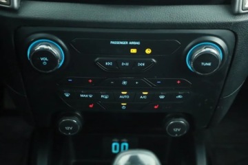 Ford Ranger V Pojedyncza kabina Facelifting 2019 2.0 EcoBlue 170KM 2022 Ford Ranger 2.0 EcoBlue, Salon Polska, zdjęcie 11