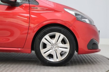 Peugeot 208 I Hatchback 5d Facelifting 1.2 PureTech 82KM 2018 Peugeot 208 1.2 PureTech, Klima, Tempomat, zdjęcie 14