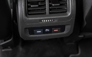 Volkswagen Touran III 2.0 TDI 150KM 2020 Volkswagen Touran 2.0TDI 150KM DSG Navi 7 Osob Alu 2xPdc Serwis Gwarancjia, zdjęcie 24