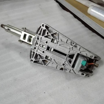 MERCEDES E TŘÍDA W212 SLOUPEC VOLANT