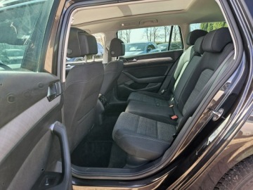 Volkswagen Passat B8 Variant Facelifting 2.0 TDI SCR 150KM 2021 Volkswagen Passat Variant 2,0 diesel 150KM DSG LED, zdjęcie 5
