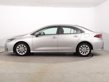 Toyota Corolla XII Sedan 1.8 Hybrid 122KM 2022 Toyota Corolla 1.8 Hybrid, Salon Polska, zdjęcie 2