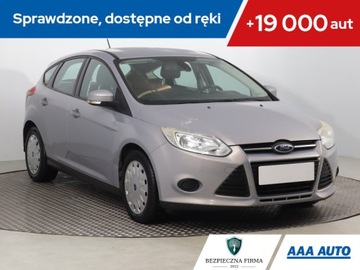 Ford Focus III Hatchback 5d facelifting 1.0 EcoBoost 100KM 2014 Ford Focus 1.0 EcoBoost, Navi, Klima, Tempomat