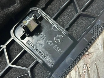 KRYT MŘÍŽKA DESKY KONZOLA MERCEDES W213 2016--> A2136809505