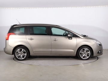 Peugeot 5008 I Minivan 2.0 HDi FAP 150KM 2011 Peugeot 5008 2.0 BlueHDi, 7 miejsc, Navi, Klima, zdjęcie 5