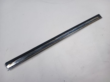 Правая хромированная полоса над окном Mercedes SL R107.