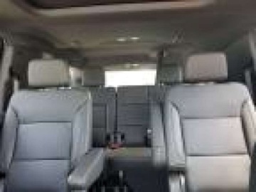 Chevrolet Suburban GMT900 2024 Chevrolet Suburban 2024r., K1500 Z71, 5.3L, od ubezpieczalni 5.3 Benzyna, zdjęcie 8