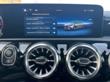 Mercedes Klasa A W177/V177 Hatchback AMG Facelifting 2.0 A35 306KM 2023 Mercedes-Benz Klasa A 35 AMG Night PakietPremium PlusPanoramaBurmester Sal, zdjęcie 31