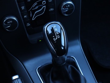 Volvo V40 II Hatchback 2.0 D3 150KM 2015 Volvo V40 Cross Country 2.0 D3, Salon Polska, zdjęcie 14