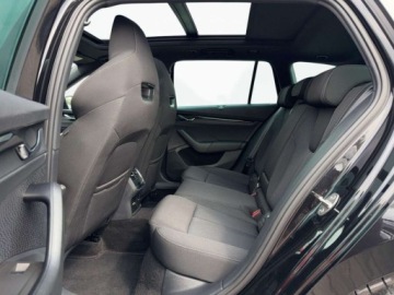 Skoda Octavia IV Kombi 2.0 TDI 150KM 2022 Skoda Octavia Sportline, DCC, Head-Up, Matrix, Keyless 2.0 Diesel 150KM, zdjęcie 10