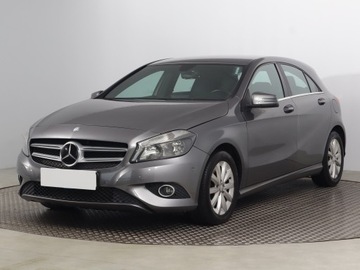 Mercedes Klasa A W176 Hatchback 5d Facelifting 180 122KM 2015 Mercedes A A 180, Skóra, Navi, Klima, Parktronic, zdjęcie 1