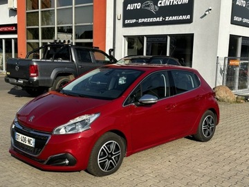 Peugeot 208 I Hatchback 5d Facelifting 1.2 PureTech 82KM 2015 Peugeot 208 Klimatronik*