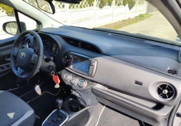 Toyota Yaris III Hatchback 5d Facelifting 2017 1.5 Dual VVT-iE 111KM 2019 Toyota Yaris Toyota Yaris 1.5 20th Anniversary CVT 1.5 Benzyna 111KM, zdjęcie 17