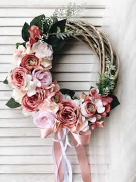 ВЕСЕННИЙ ЦВЕТОЧНЫЙ ВЕНОК НА ДВЕРЬ, РОЗЫ, ПЛАТЬЕ