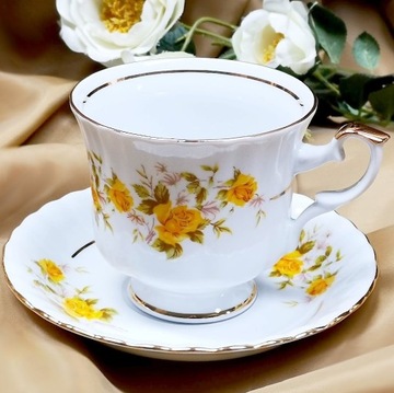 097 SERWIS KAWOWY 6/12 Golden Rose IWONA CHODZIEŻ MALCER PORCELANA