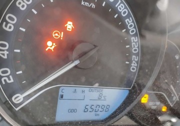 Toyota Auris II Touring Sports Facelifting 1.6 Valvematic 132KM 2018 Toyota Auris 2018r, 1.6 Benzyna. Uszkodzony prawy przod i bok. Jezdzi 1.6, zdjęcie 11