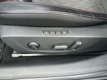 Skoda Octavia IV RS Kombi 2.0 TDI SCR 200KM 2022 Skoda Octavia RS 2.0TDI 200KM, Hak, HEAD-UP, Matri, zdjęcie 34