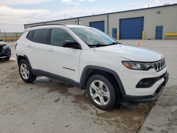 Jeep Compass II 2023 Jeep Compass Latitude 2023 2.0l 2.0 Benzyna 200KM, zdjęcie 4