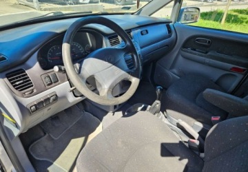 Hyundai Trajet 2.0 CRD i 112KM 2003 Hyundai Trajet 2.0 Diesel 112KM Klima 7-Osob Zarejestrowany 2.0 Diesel, zdjęcie 6