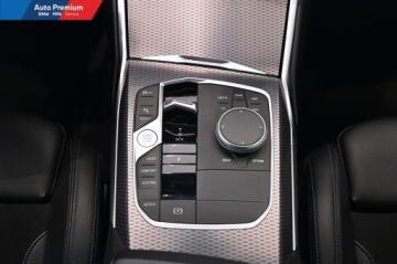 BMW Seria 3 G20-G21 2022 BMW Seria 3 330i xDrivePakiet Sportowy MFotel Sportowy 2.0 Benzyna 245KM, zdjęcie 16