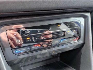 Volkswagen Tiguan II SUV R 2.0 TSI 320KM 2023 Volkswagen Tiguan Matrix LED DCC ACC Digital Cockpit 20 Keyless CarPlayAnd, zdjęcie 23