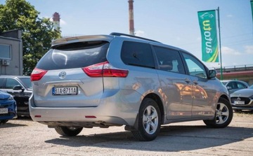 Toyota Sienna III 3.5 V6 266KM 2017 Toyota Sienna Toyota Sienna III 3.5 AUTOMAT 3.5 Benzyna 265KM, zdjęcie 5