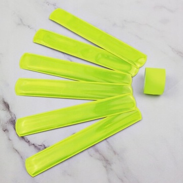 OPASKA ODBLASKOWA OSTRZEGAWCZA SAMOZACISKOWA NA RAMIĘ RĘKĘ ODBLASK OSTRZEGA