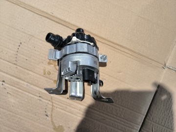 BMW 4 G22 G20 G30 G01 G05 G23 G24 G26 2022 PŘÍDAVNÁ ČERPADLO VODY 5A30244 01