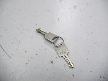 РЕЙНГИ НА КРЫШЕ AUDI 80 AVANT OE Z071145