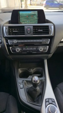 BMW Seria 1 F20-F21 Hatchback 5d Facelifting 2017 118i 136KM 2017 BMW Seria 1 1,5 benzyna 136 KM NAVI bi xenon zarejestrowany 1.5 Benzyna, zdjęcie 7