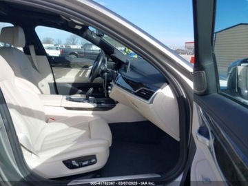 BMW Seria 7 G70 2022 BMW Seria 7 740 I 2022 3.0l 3.0 Benzyna 335KM, zdjęcie 9